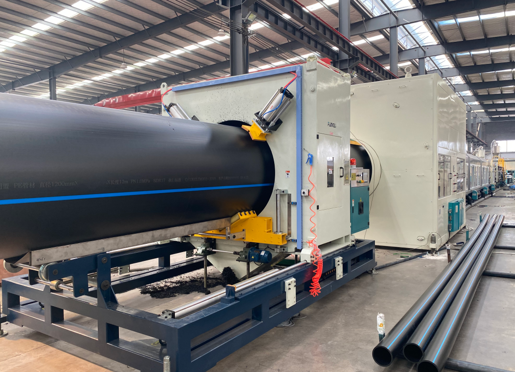 ¿Cómo funciona una máquina de extrusión de plástico?