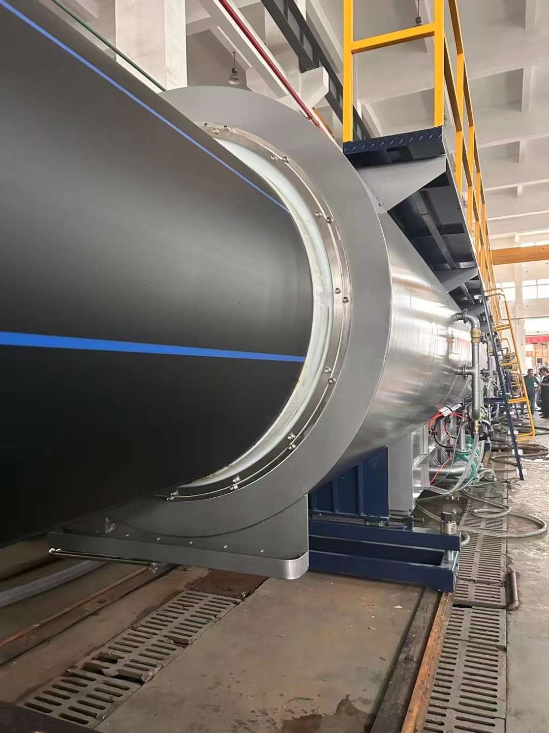 ¡Se ha completado con éxito una nueva línea de producción de extrusión PE1600 (SDR13.6) y está a la espera de su entrega!