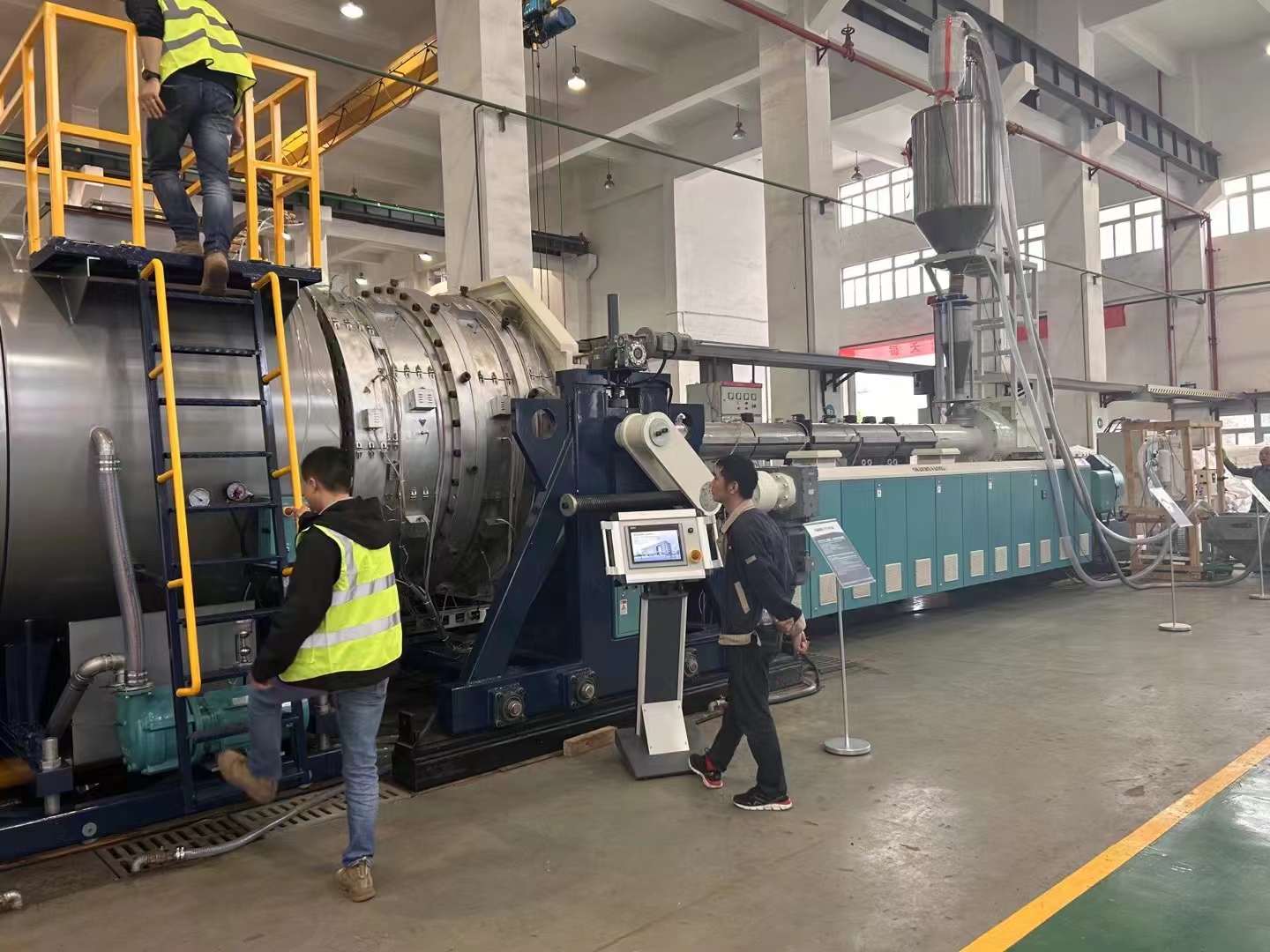 Puntos clave para el equipo inicial y la tecnología de producción de tubos de PE con diámetros grandes superiores a 2000 mm