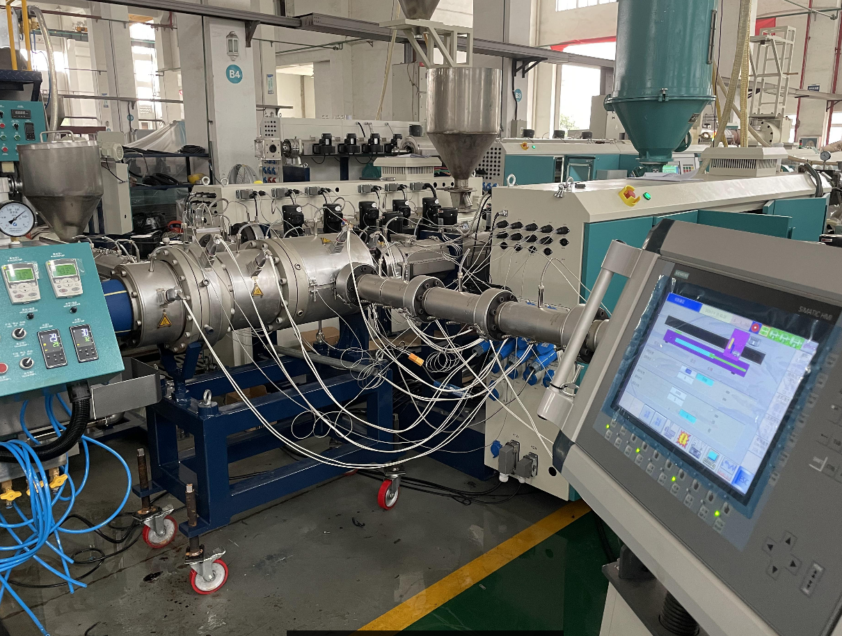 Equipo de tubería con núcleo de silicio extrusor de tubería de coextrusión de tres capas PE PPR